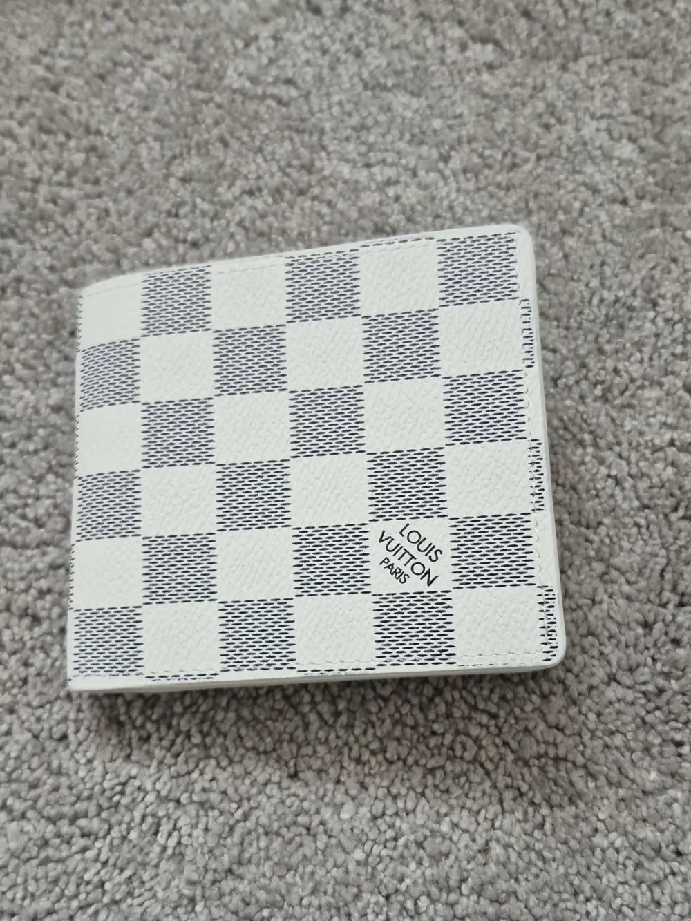 LV Wallet (Azur)